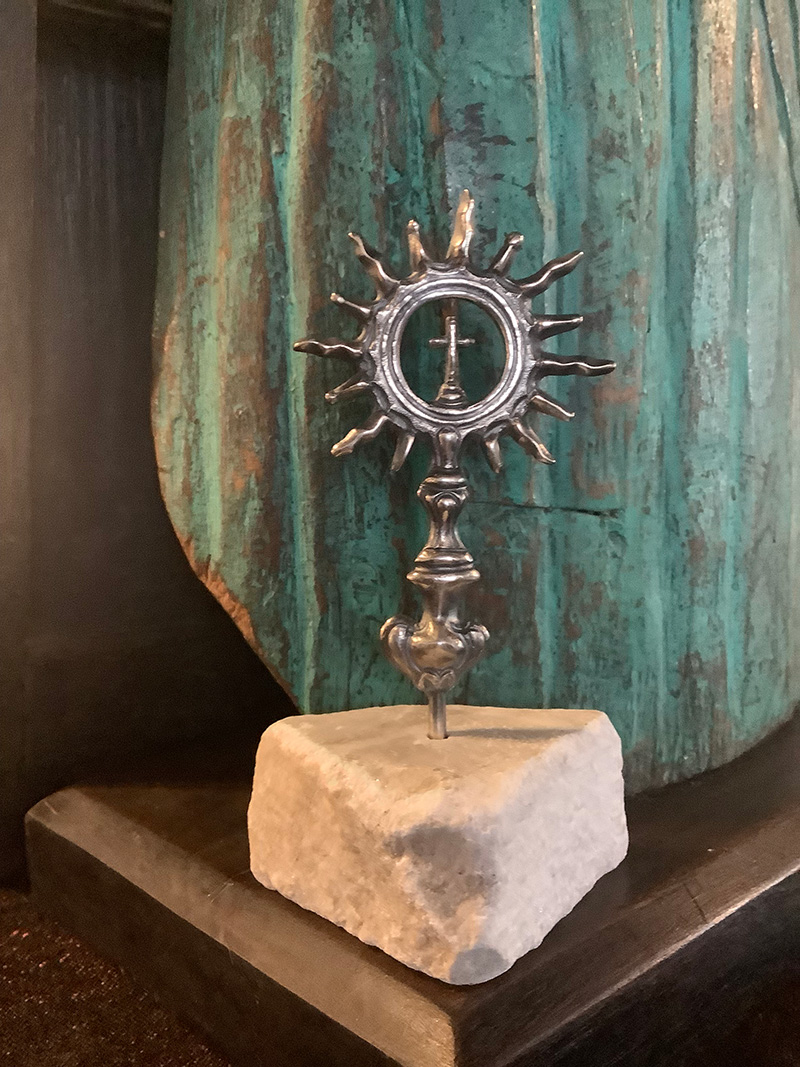 #185smo Silver Monstrance On Marble (5&#039;x2.75&#039;) Mexico
