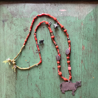 #51j Vintage Coral & White Heart Bead Necklace, w Cow Milagro Purchase Options & Details