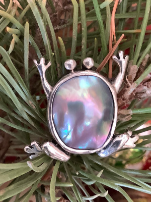 #195 Mabe Pearl Frog Pendant Sea Of Cortez Purchase Options & Details