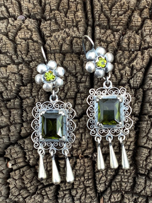 #405j Silver Floral Green Stone Teardrop Earrings Purchase Options & Details